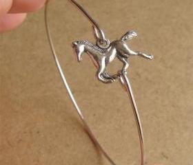 Horse Bangle Bracelet, Simple Everyday Jewelry, Elegant gift, Bridesmaid Gift, Bridal Wedding Jewelry
